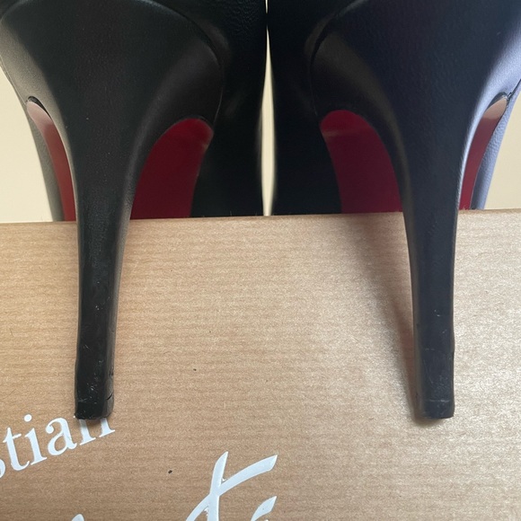 Authentic Christian Louboutin Simple Pump - Picture 8 of 9